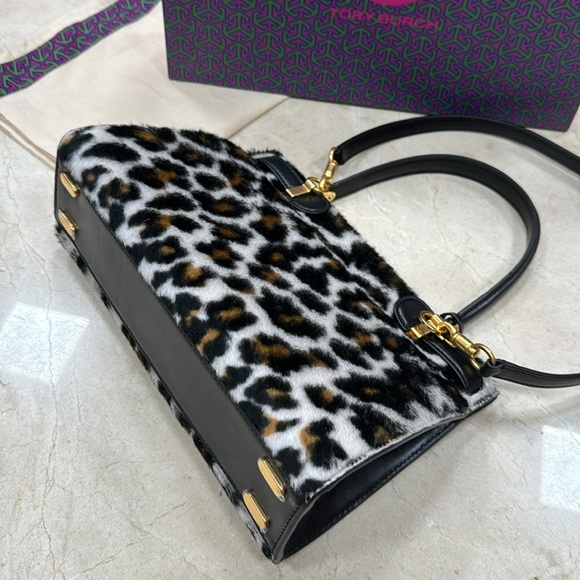 TORY BURCH LEE RADZIWILL SMALL LEATHER AND LEOPARD PRINT SHEARLING BAG - Picture 8 of 16